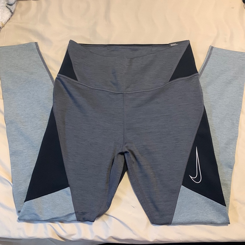 BRAND NEW Women’s Nike leggings
